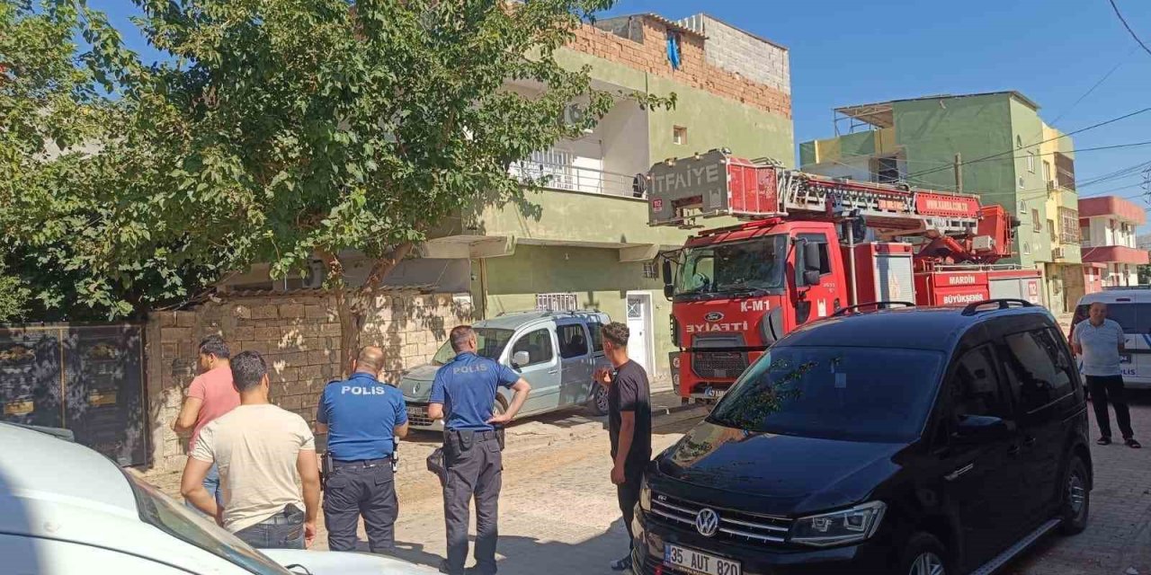 Kızıltepe'de eşini ve çocuklarını bıçakla rehin alan kişi gözaltına alındı