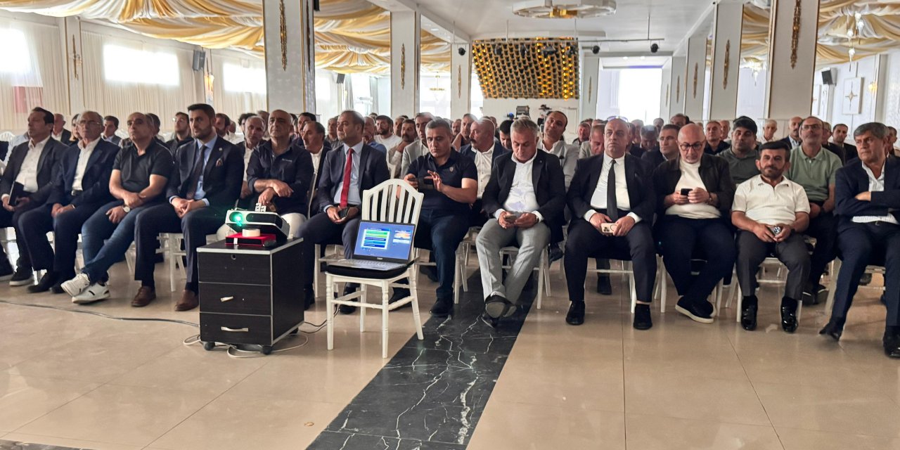 İş Bankası, Yüksekova’da çiftçilerle buluştu