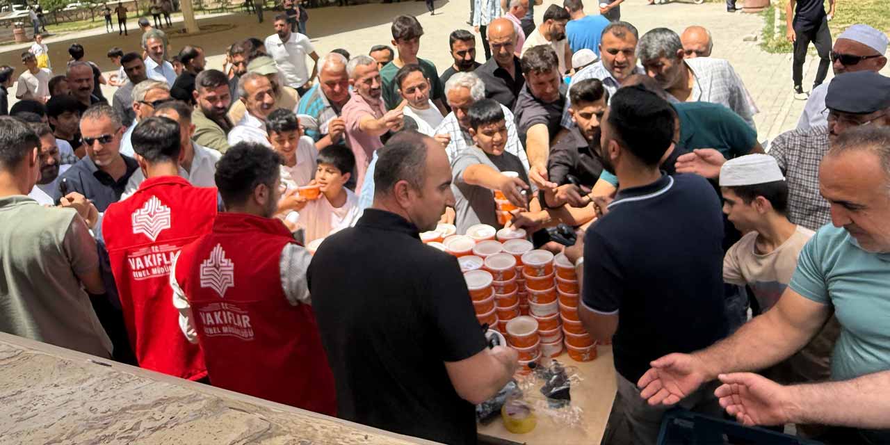 Vakıflar bölge müdürlüğünden Hakkari dahil 5 ilde aşure ikramı