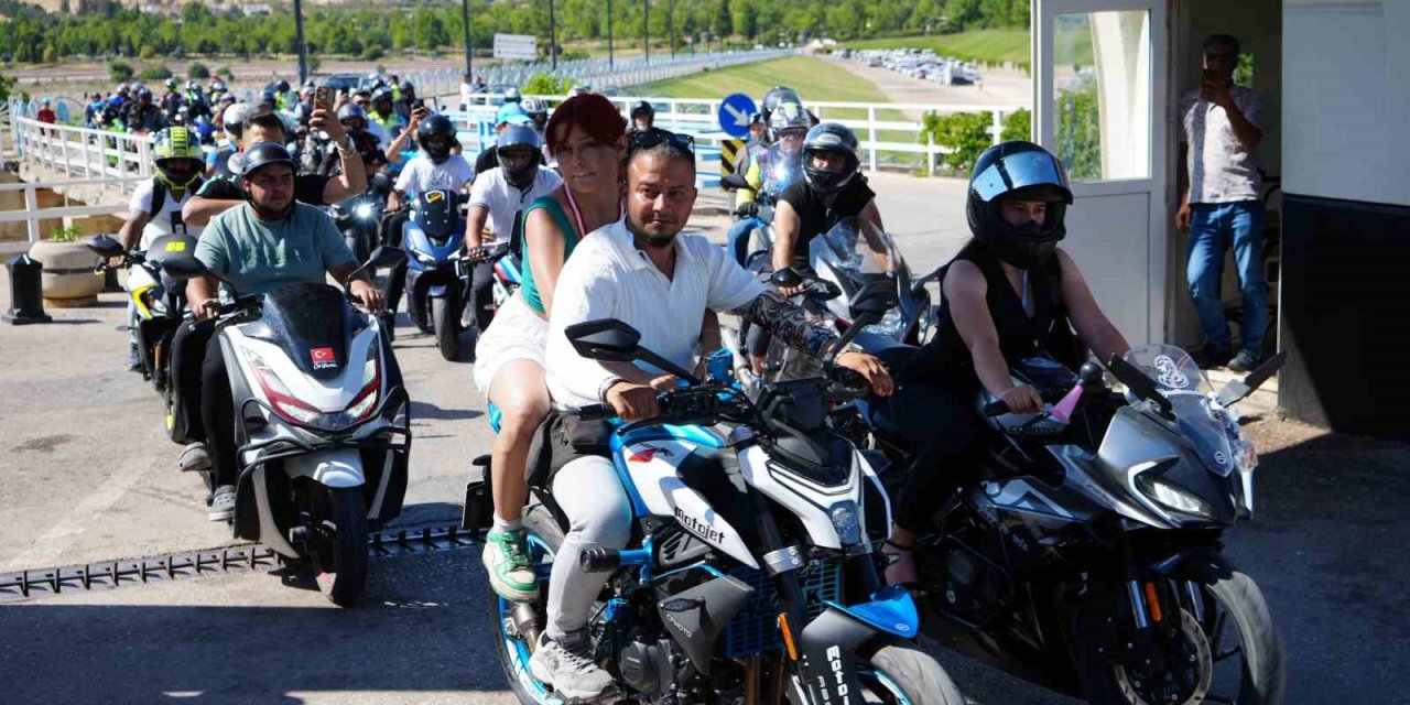 Motosiklet tutkunları Antep’te buluştu