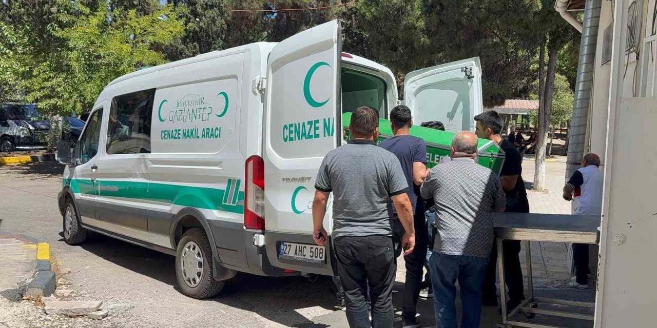 Gaziantep’te tır traktöre çarptı: 1 ölü