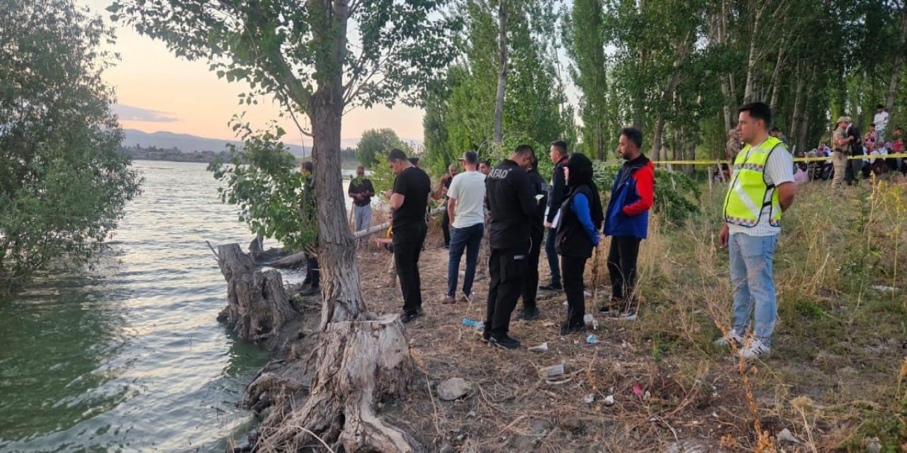 Serinlemek için girdiği barajda kaybolan kişi için arama çalışması başladı