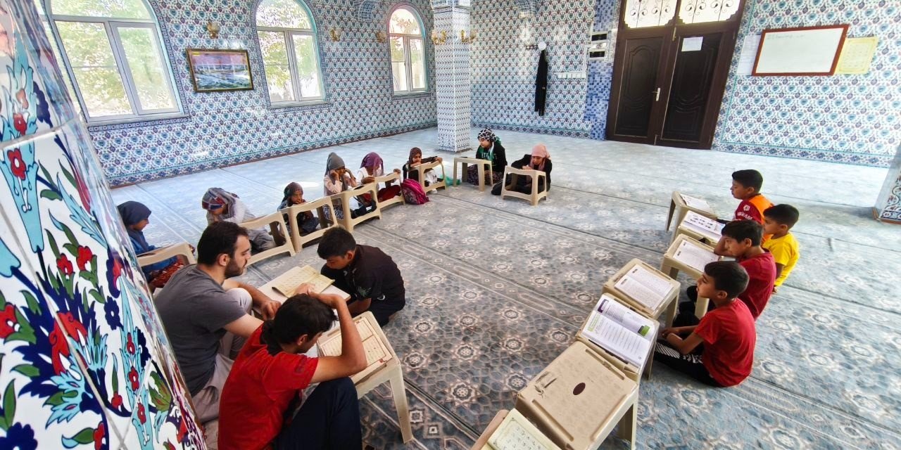 Kilis'te çocuklar yaz tatilini Kur’an kurslarına giderek değerlendiriyor