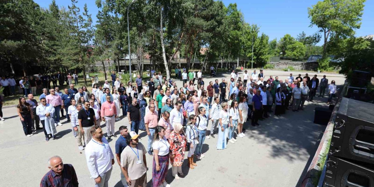 Anadolu Lisesi mezunları geleneksel mezun şenliğinde bir araya geldi