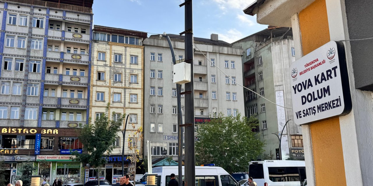 Yüksekova’nın 15 Temmuz Parkı’nda zarar verilen kamera altyapısı onarıldı