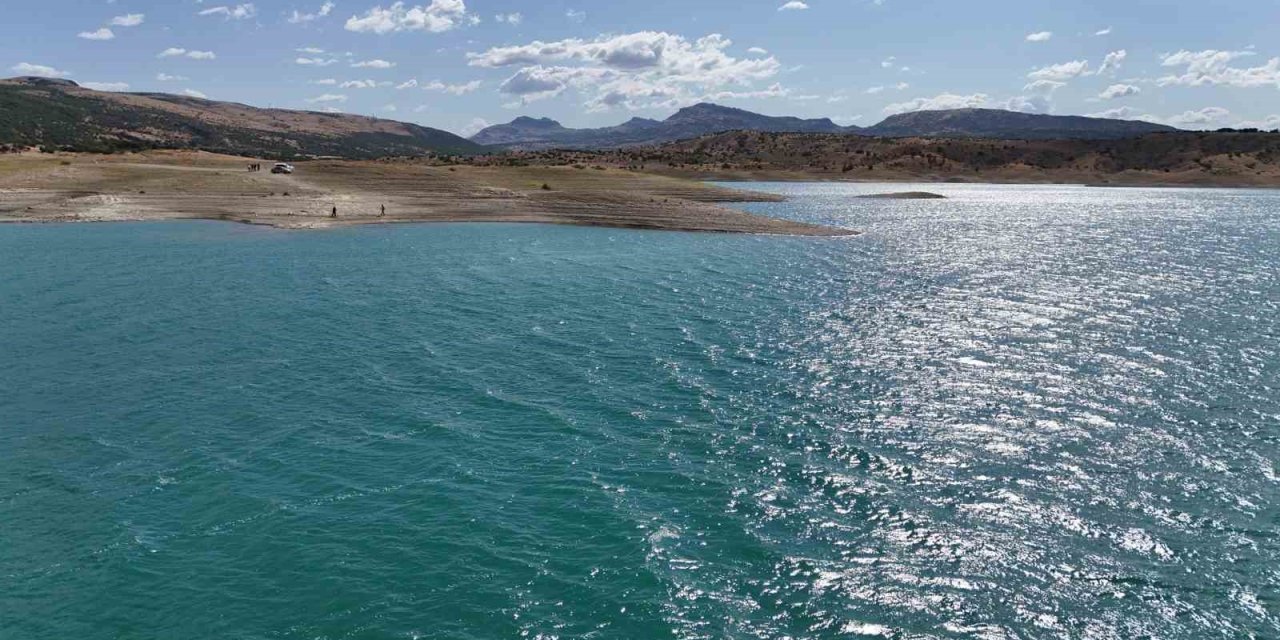 Dicle Baraj Gölü havadan görüntülendi