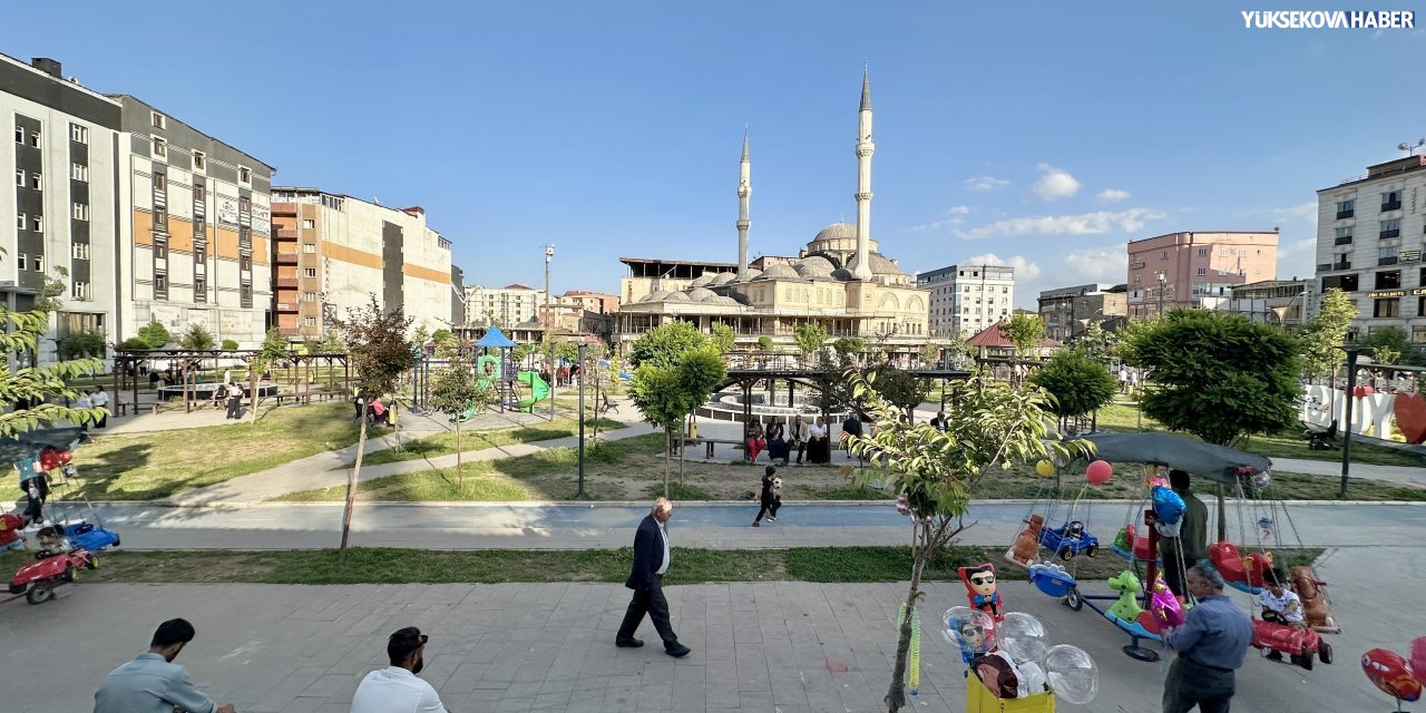 Yüksekova’da parklara verilen zarara tepki: “Yeşil alanlarımız zaten çok az, olanı da yok ediyoruz”