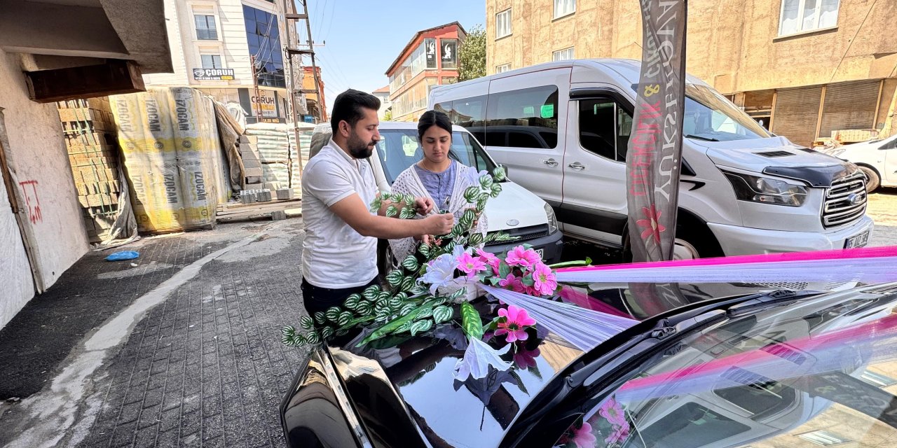 Yüksekova’da düğün hazırlıkları süsleme sektörünü büyütüyor