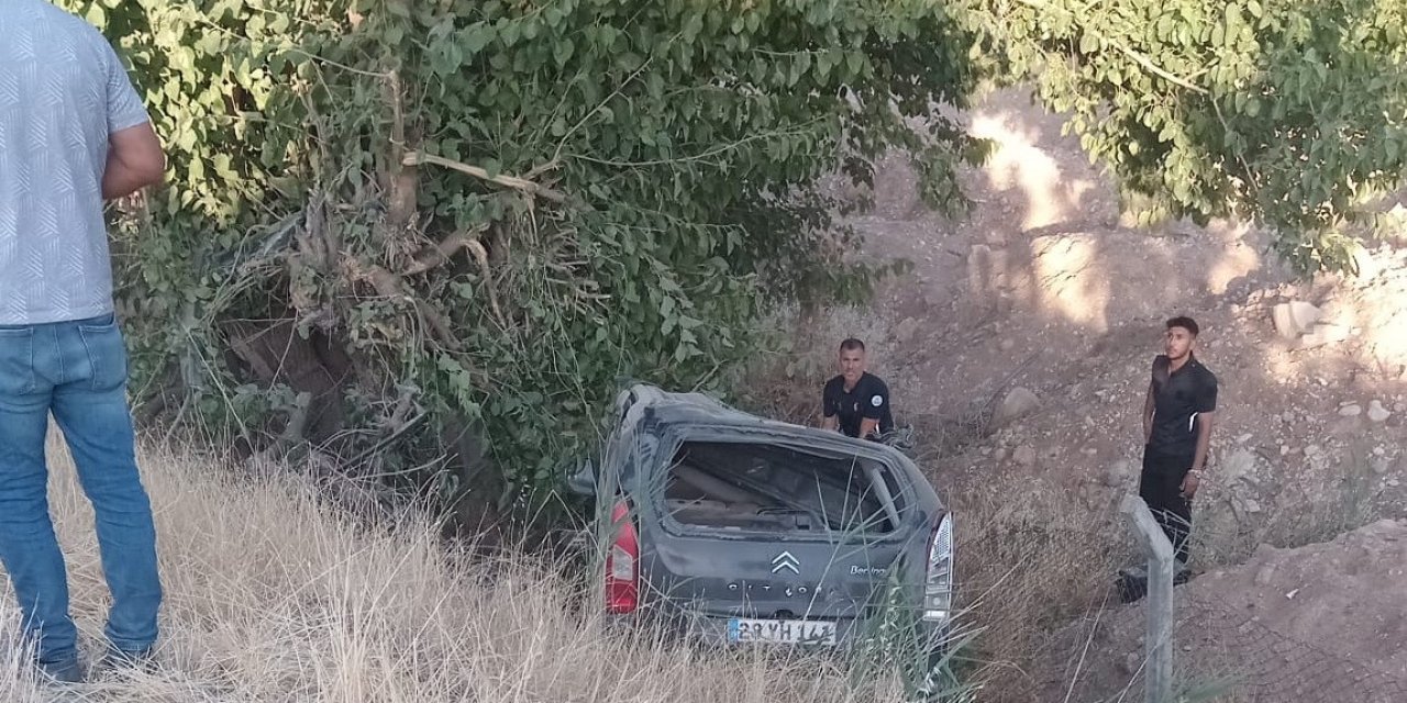 Adıyaman'da araç şarampole yuvarlandı: 1 yaralı