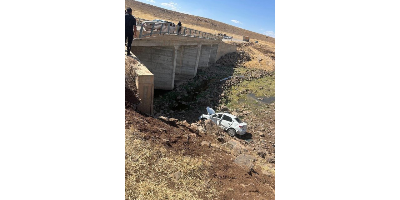 Diyarbakır’da otomobil köprüden düştü: 1 kişi yaralandı