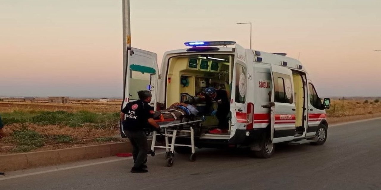 Motosikletle otomobil çarpıştı: 1 kişi yaralandı