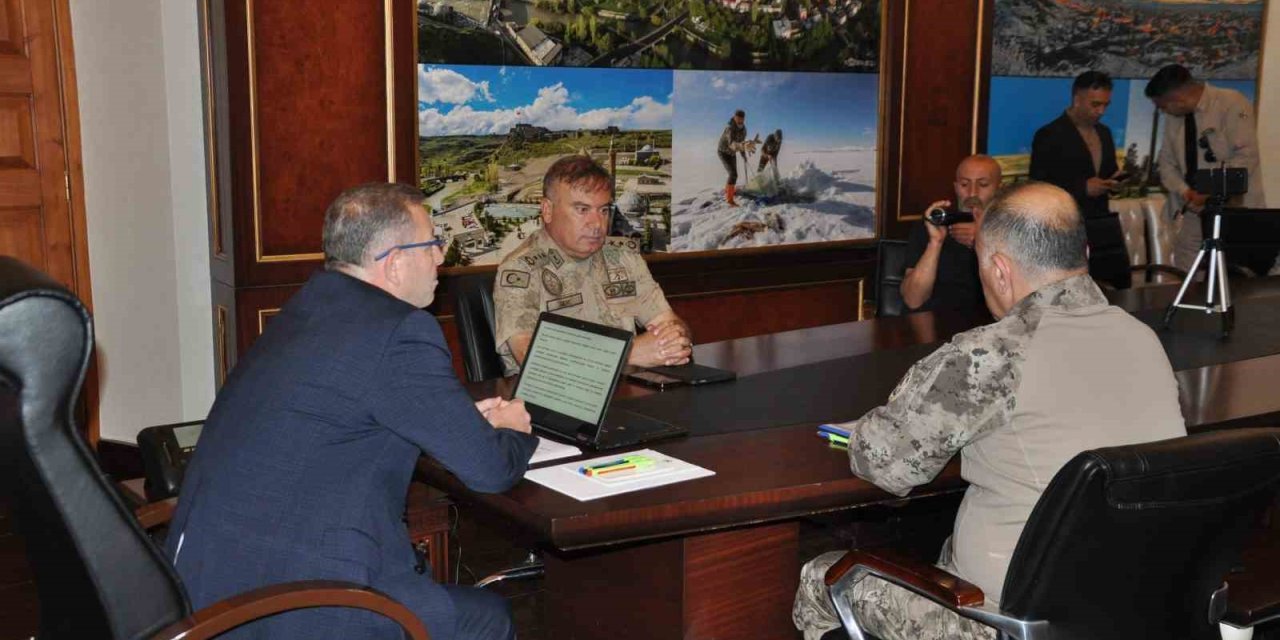 Kars’ta asayiş ve güvenlik toplantısı yapıldı