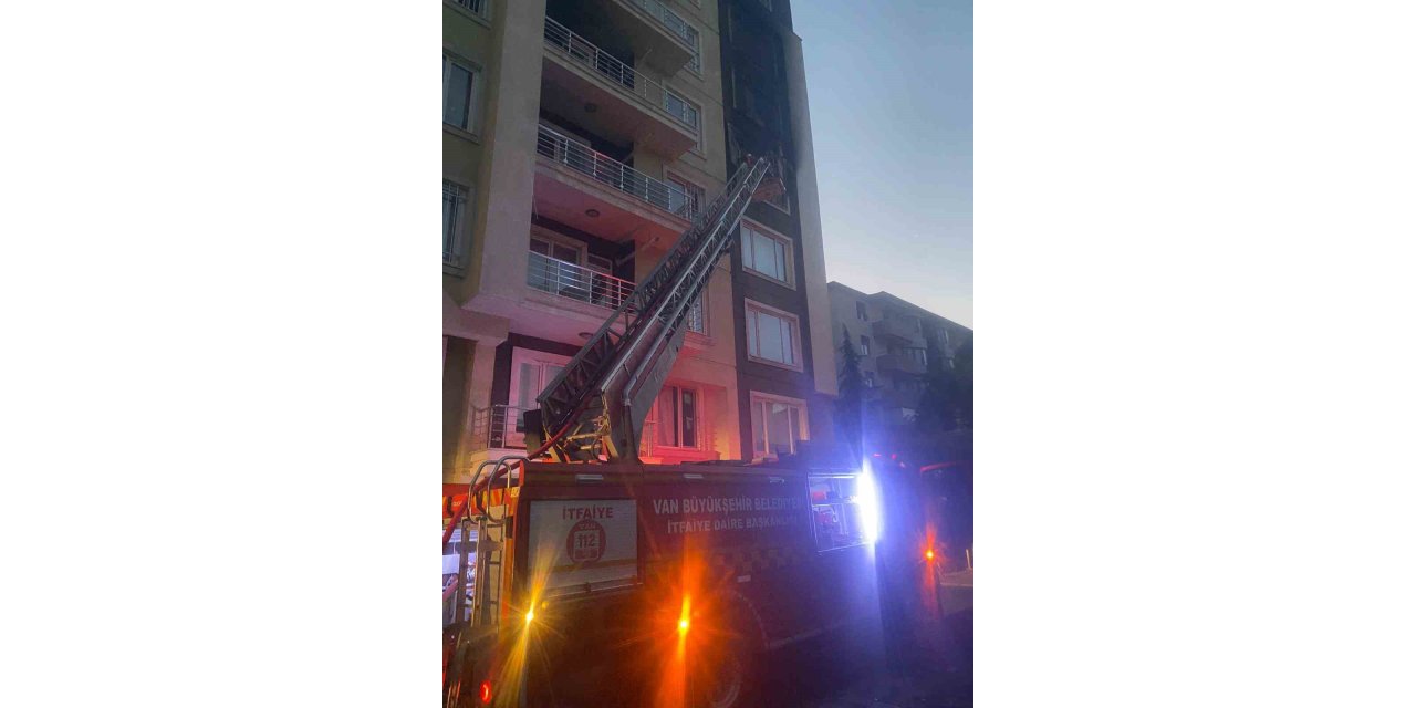 Van’da7 katlı bir binanın 5. katında yangın
