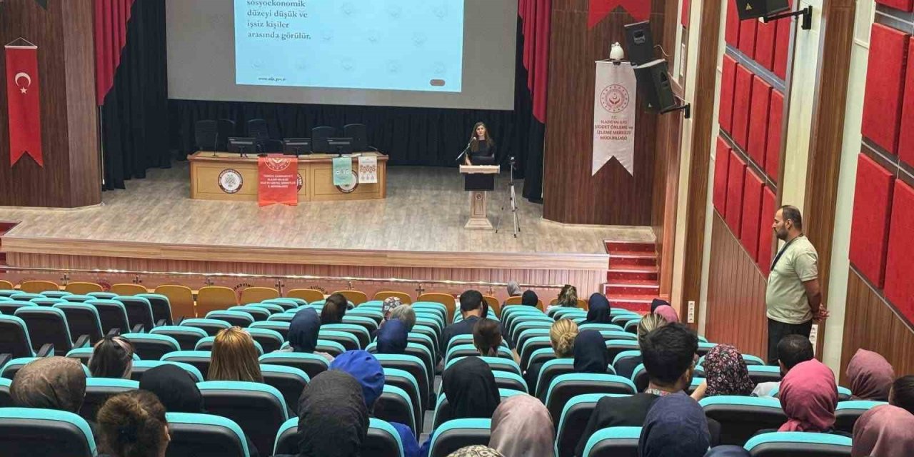 Elazığ’da ’Aile Yılı’ eğitimleri devam ediyor