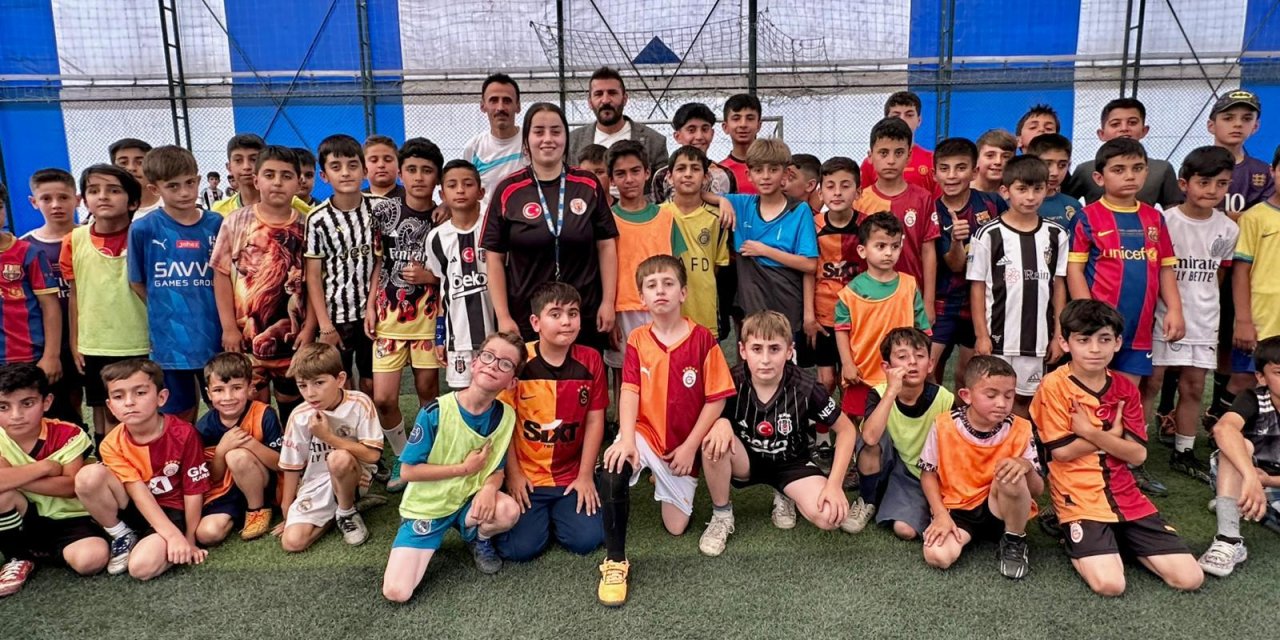 Yüksekova’da tek kadın futbol antrenörü: “Daha fazla sahaya ve kadın sporcuya ihtiyacımız var”