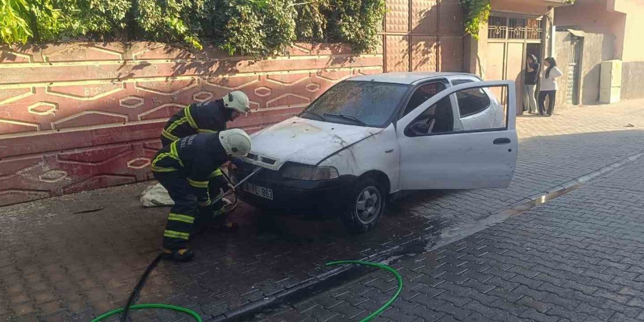 Batman’da otomobil alev aldı