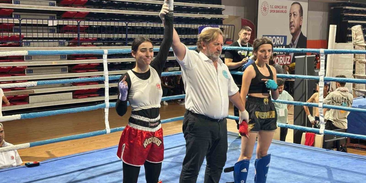 Bitlisli sporculardan Kickboks Türkiye Şampiyonası’nda büyük başarı