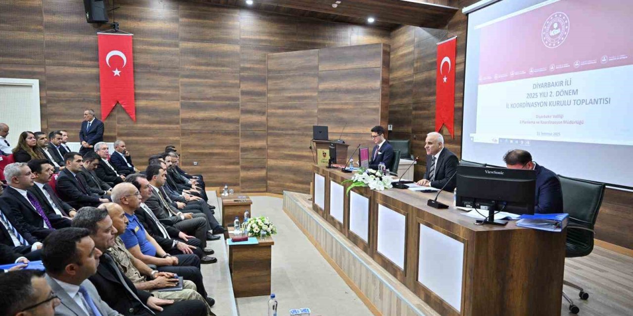 Diyarbakır’da 299 milyar liralık kamu yatırımı görüşüldü