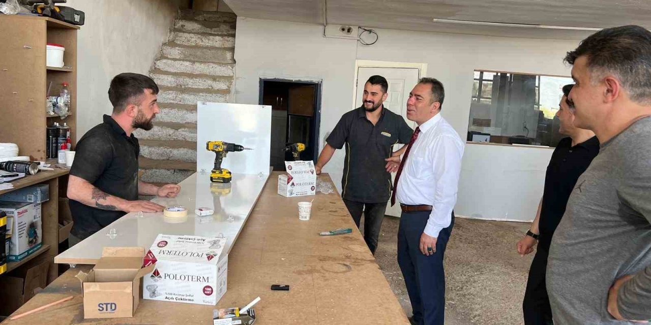 Kars Belediye Başkanı Prof. Dr. Senger sanayi esnafını ziyaret etti
