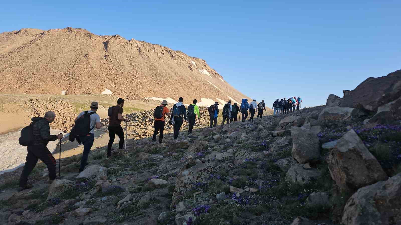 Dağcı Tarık Bünyamin Kaya anısına Süphan Dağı’na tırmanış
