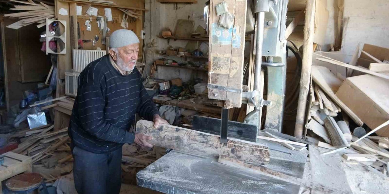 73 yıldır ağaçlara şekil veriyor