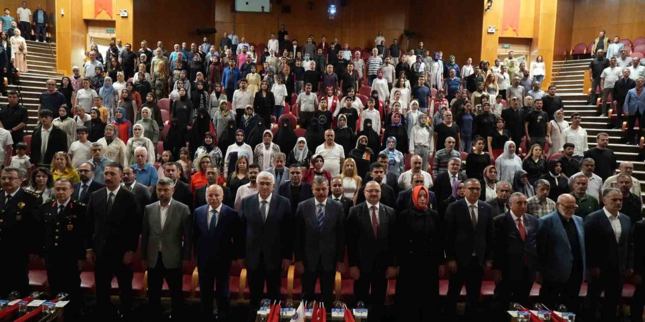 İletişim Fakültesi akademisyenleri ve öğrencilerinin hazırladığı film izleyiciyle buluştu