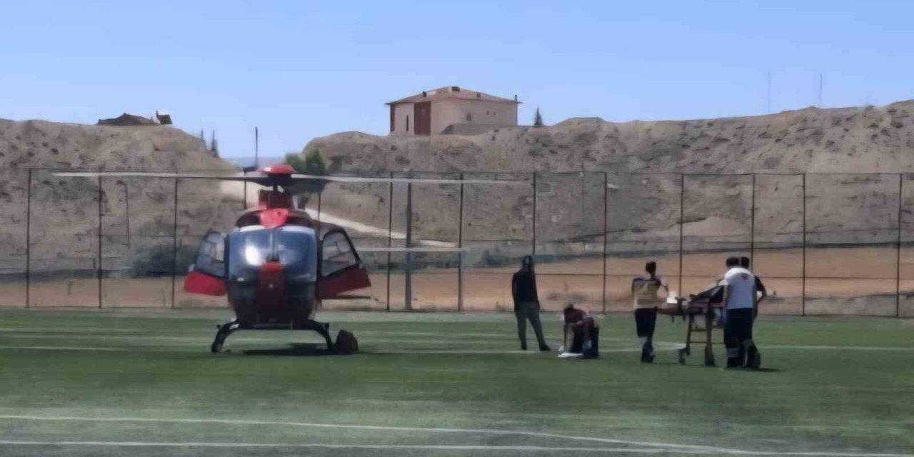 Darende ilçesinde kalp krizi geçiren hasta hava ambulansı ile Malatya’ya sevk edildi