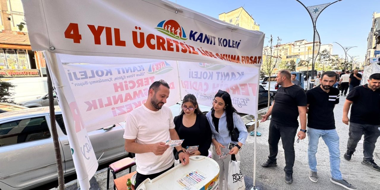 Kanıt Koleji, LGS öğrencilerine yönelik stant kurdu