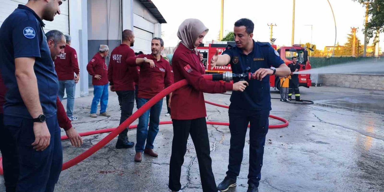 Elazığ itfaiyesinden HARKUT’a yönelik yangın eğitimi verildi