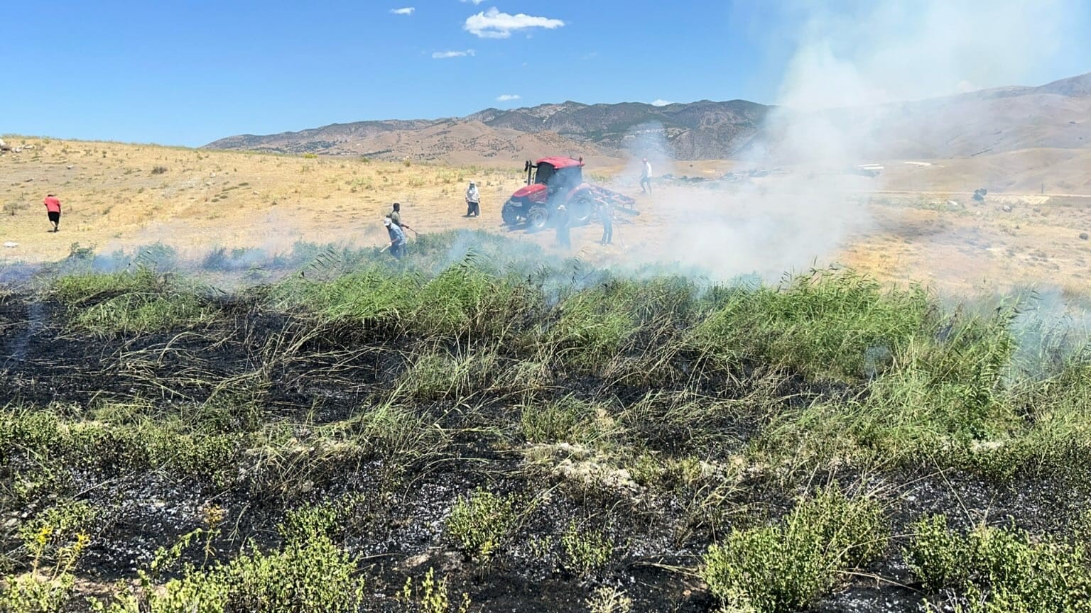 Tunceli’de biçerdöver ile hasatta yangın kontrolü uyarısı