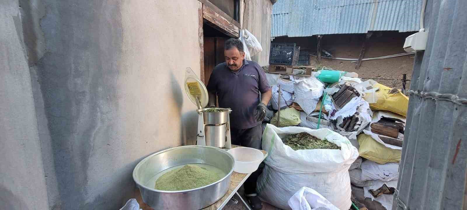 Erzüncan’da 120 çeşit bitkinin karışımıyla elde edilen baharat; Zetrin