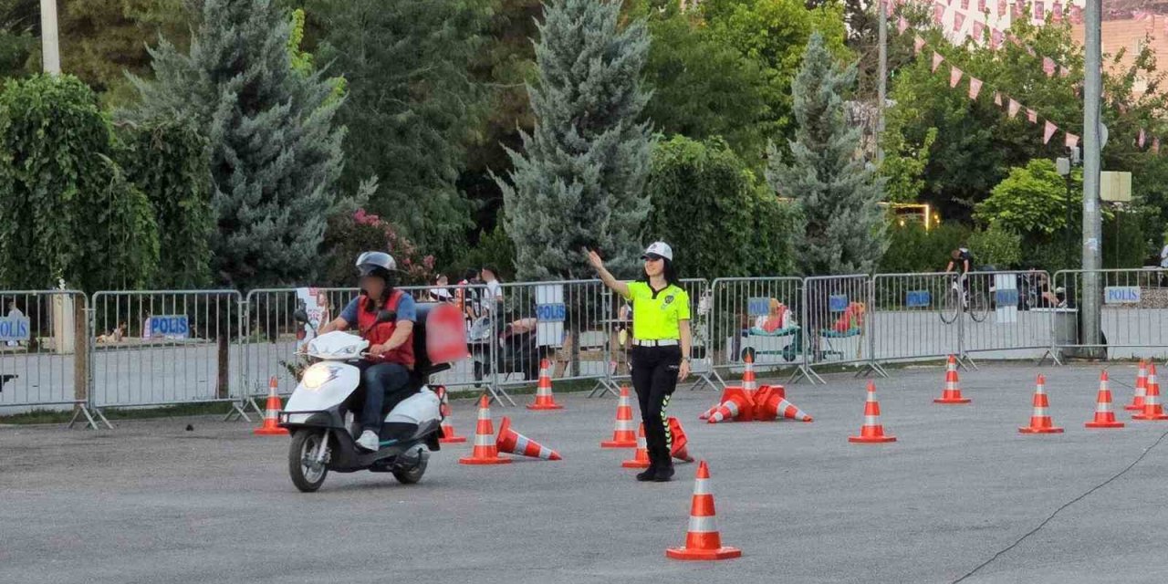 Mardin Emniyetinden motosiklet sürücülerine eğitim