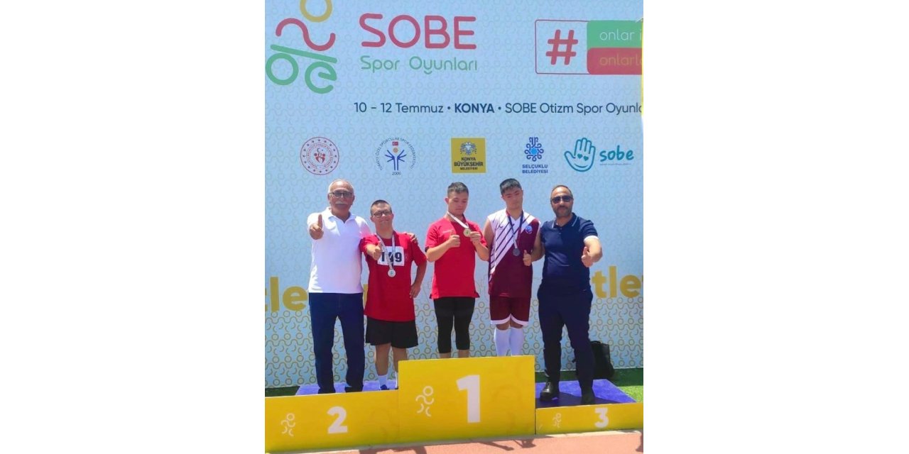 Elazığlı özel sporcu Ömer Aydemir Türkiye üçüncüsü oldu