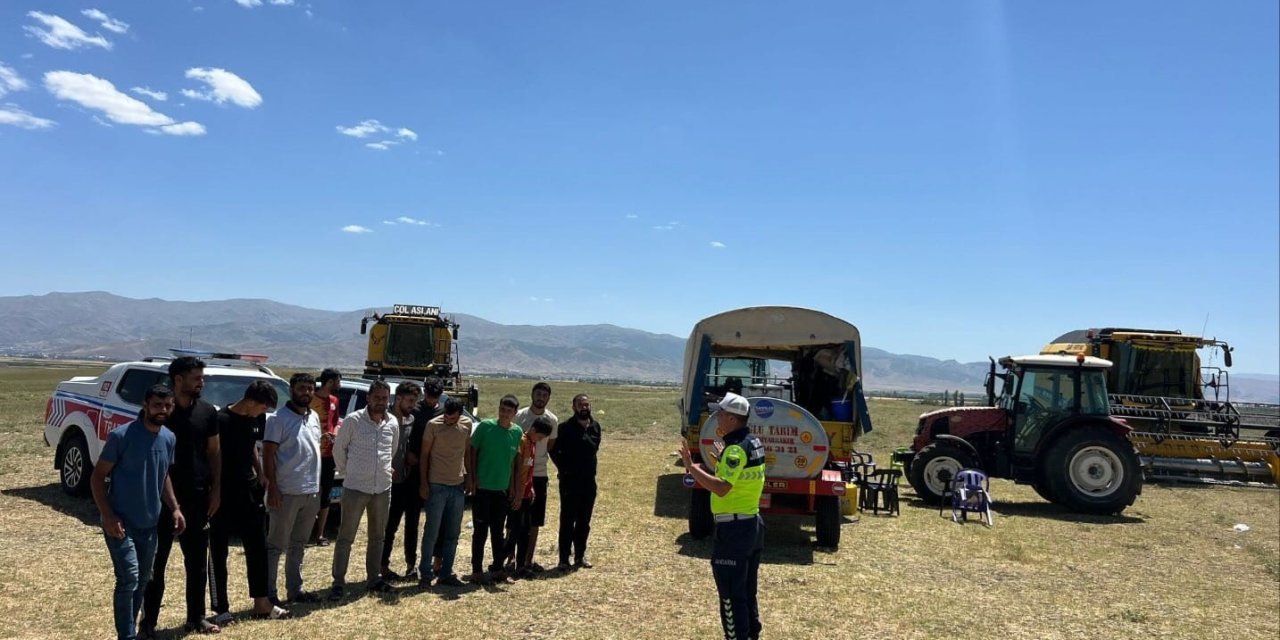 Muş İl Jandarma Komutanlığı traktör ve biçerdöverleri denetledi