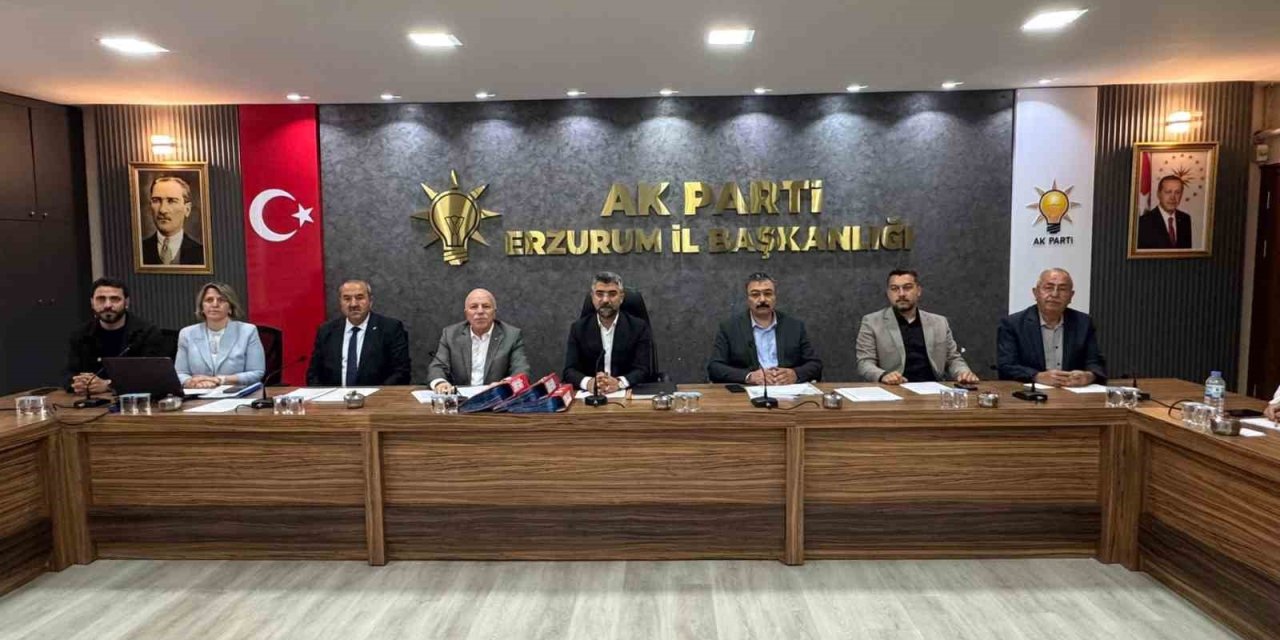 AK Parti Grubu, Küçükoğlu ve Sekmen ile buluştu