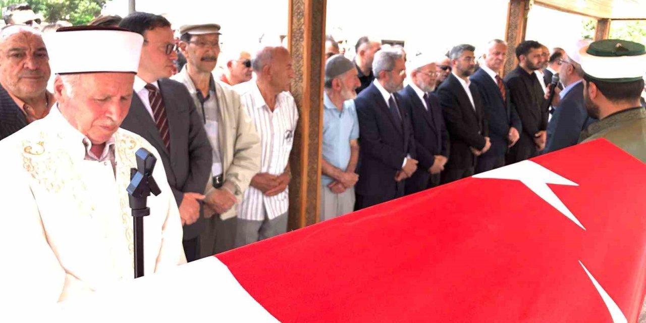 Prof. Dr. Muammer Yaylalı dualarla toprağa verildi