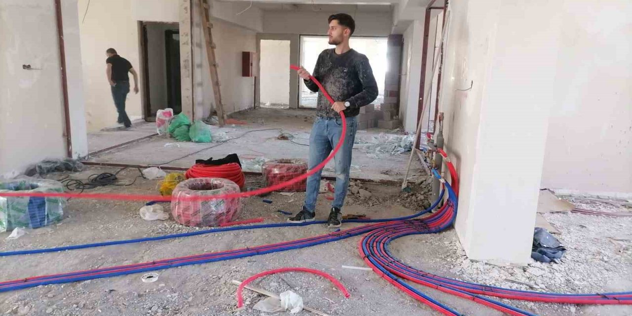 Kars İl Halk Kütüphanesi’nde tadilat ve restorasyon çalışmalarında sona gelindi