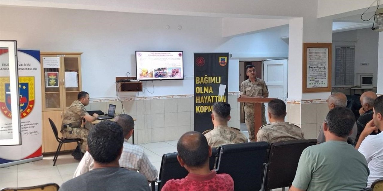 Jandarma ekiplerinin köylerde bilgilendirme çalışmaları devam ediyor