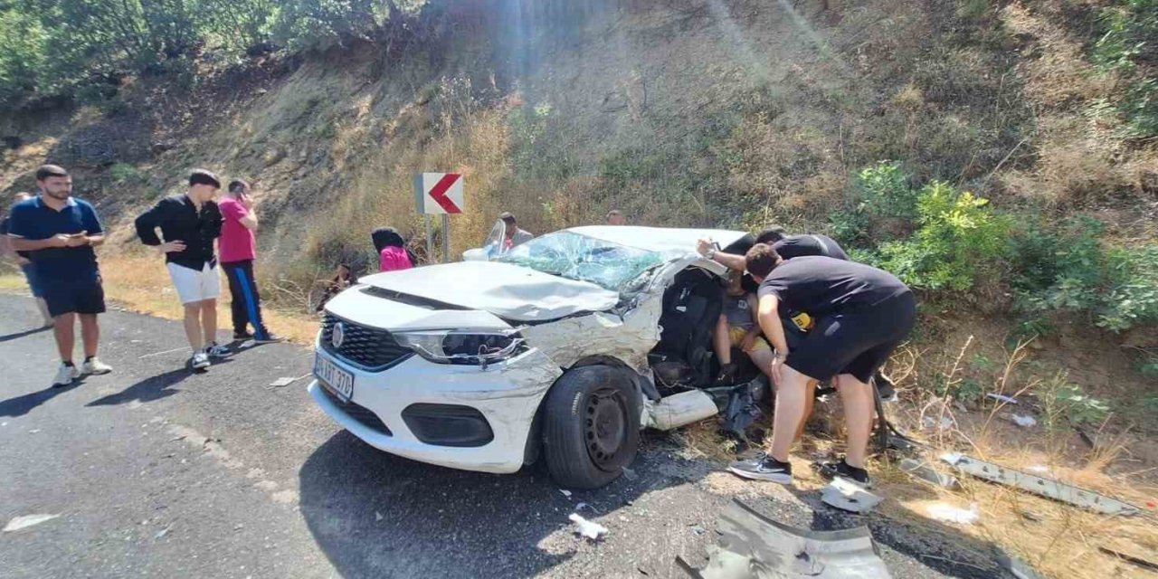 Tunceli’de trafik kazası: 3 kişi yaralandı