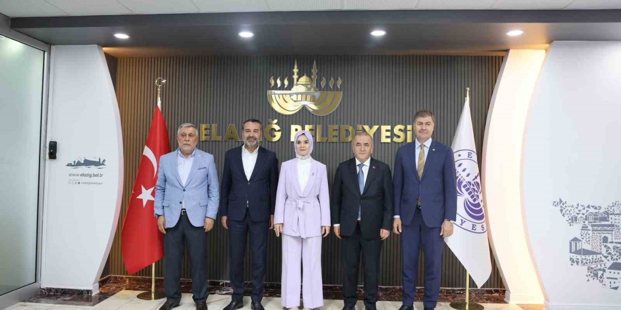Bakan Göktaş AK Parti İl Başkanlığı ve Elazığ Belediyesi'ni ziyaret etti