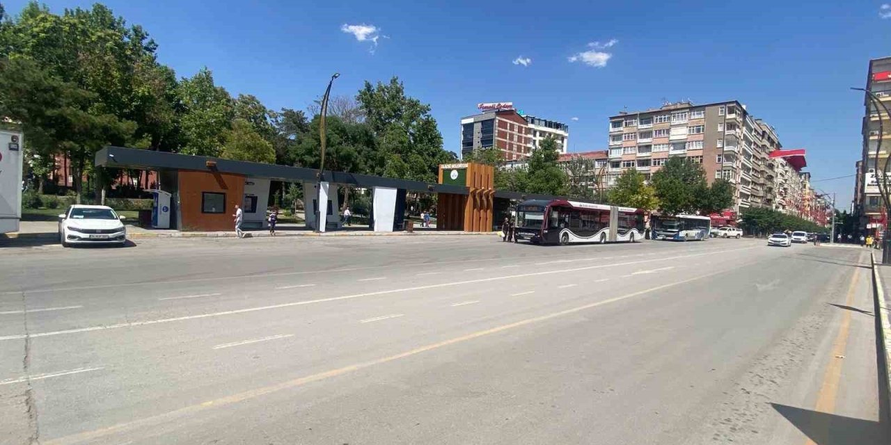 Elazığ’da sıcaklık 40 dereceye yaklaştı, caddeler boşaldı