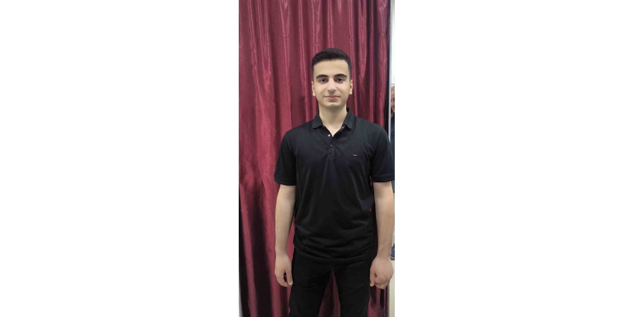 Ağrı Hüseyin Celal Yardımcı Fen Lisesi öğrencisi YKS’de birinci oldu