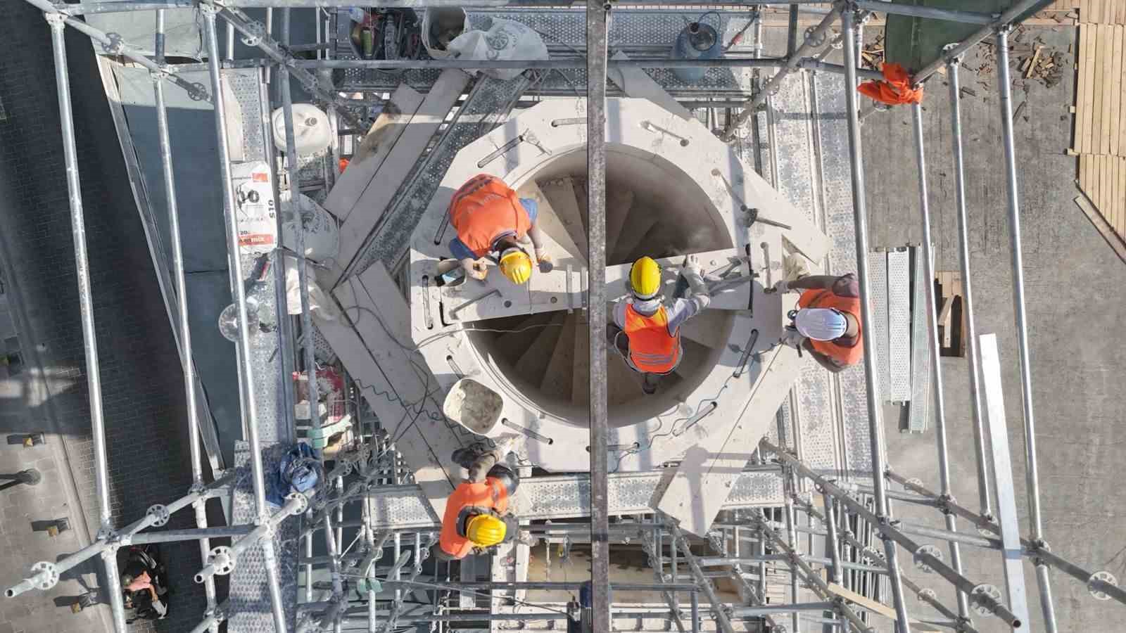 Depremde yıkılan tarihi camiler restore ediliyor