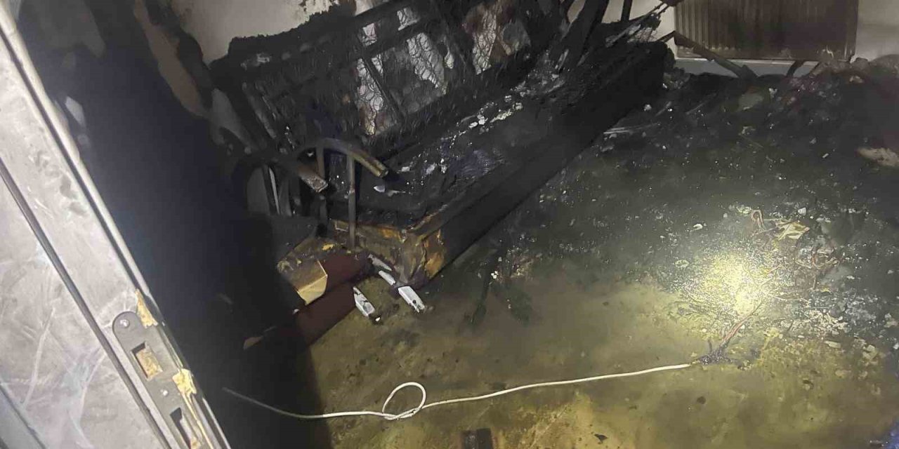 Diyarbakır'ın merkez Kayapınar ilçesinde  ev yangını