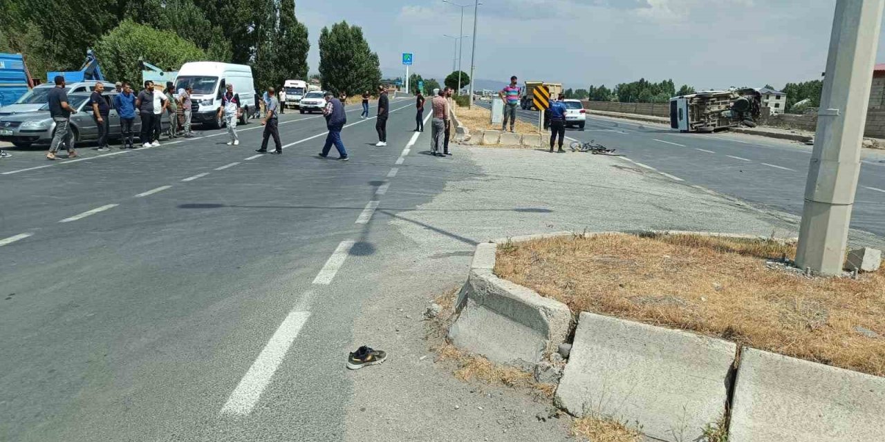 Ağrı'da minibüsün çarptığı 14 yaşındaki bisikletli çocuk hayatını kaybetti