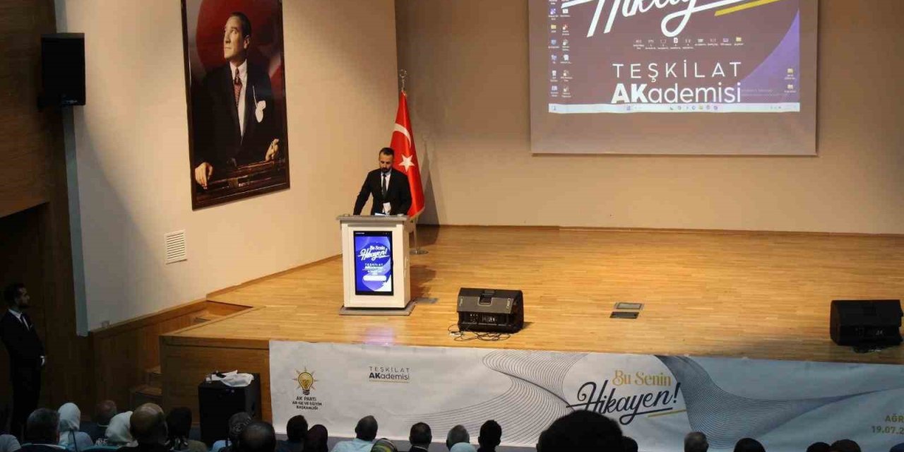 AK Parti Ağrı teşkilatı eğitim programında bir araya geldi