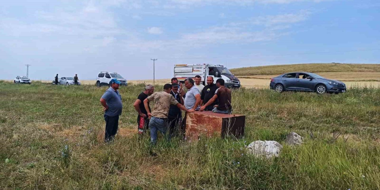 Akyaka’da köylüler içme suyu depoları temizlendi