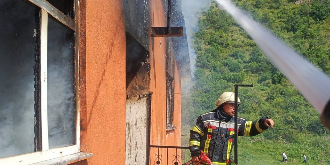 Erzurum’da ev yangını korkuttu