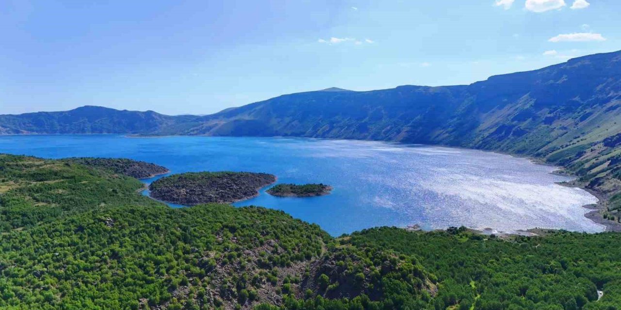 Nemrut Kalderası’nın doğal güzelliği hayran bıraktı