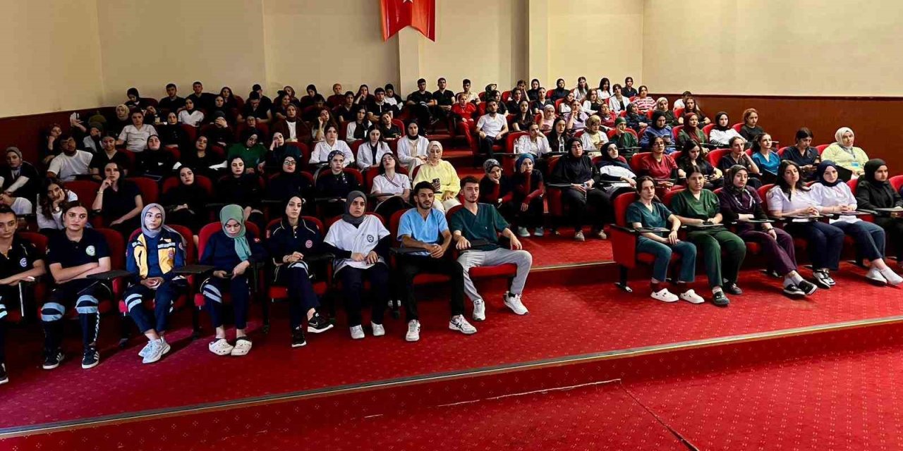 Midyat Devlet Hastanesi’nde 160 stajyer öğrenciye eğitim